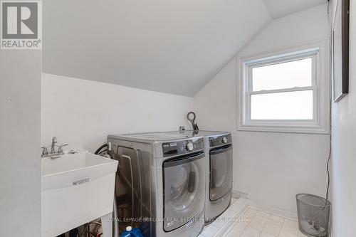 2190 Woodglen Crescent, Burlington, ON - Indoor Photo Showing Laundry Room
