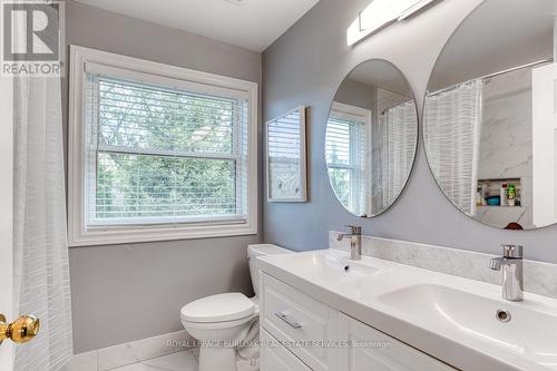 2190 Woodglen Crescent, Burlington, ON - Indoor Photo Showing Bathroom