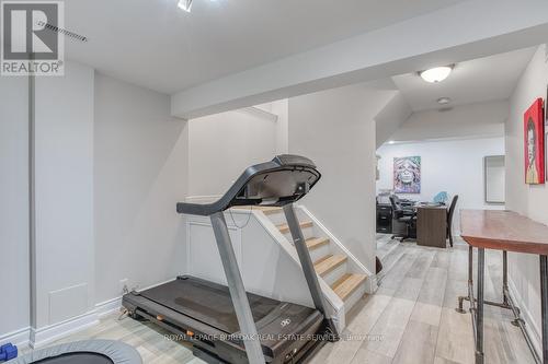 2190 Woodglen Crescent, Burlington, ON - Indoor Photo Showing Gym Room