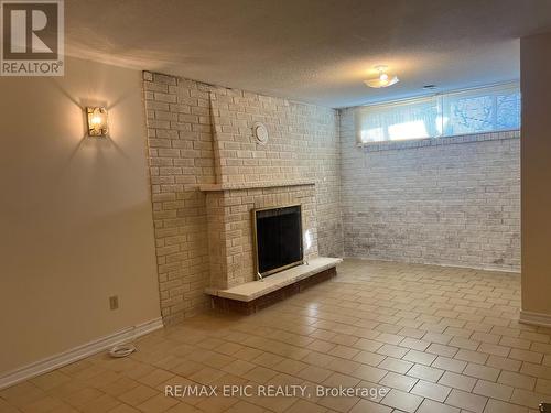 62 Avenue Road, Richmond Hill, ON - Indoor With Fireplace