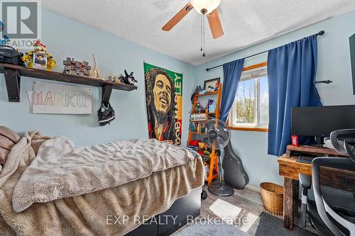 150 Cooks Bay Drive, Georgina, ON - Indoor Photo Showing Bedroom