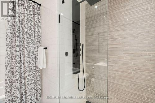 7483 5Th Sideroad, New Tecumseth, ON - Indoor Photo Showing Bathroom