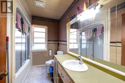 8 Grayson Road, Ajax, ON - Indoor Photo Showing Bathroom