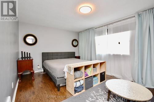 62 Garden Drive, Barrie, ON - Indoor Photo Showing Bedroom