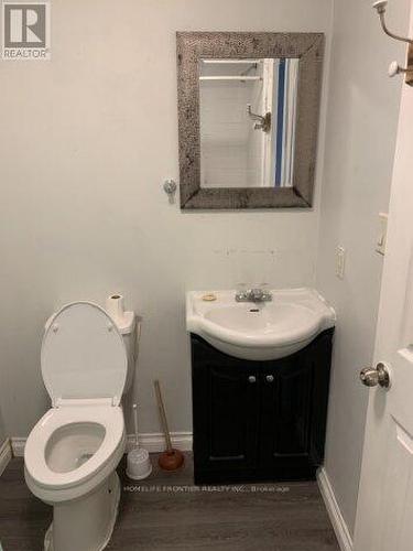 23 Elgin Street, Orillia, ON - Indoor Photo Showing Bathroom