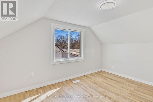 17 Champlain Street, Orillia, ON - Indoor Photo Showing Other Room