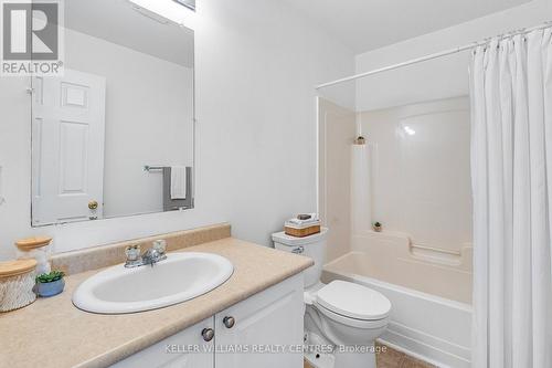 125 James Street E, Orillia, ON - Indoor Photo Showing Bathroom