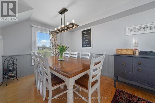 875 Melville Road, Prince Edward County, ON - Indoor Photo Showing Dining Room