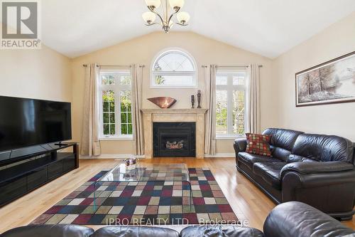 6829 Golden Hills Way, Mississauga, ON - Indoor Photo Showing Living Room With Fireplace