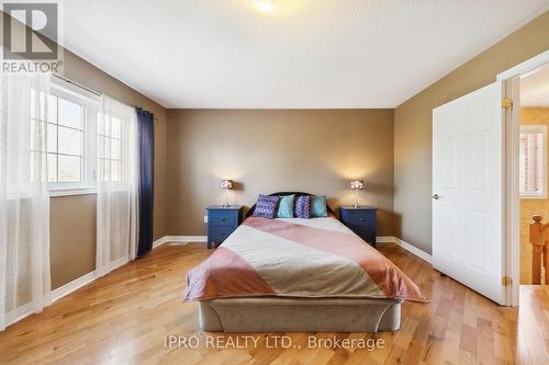 6829 Golden Hills Way, Mississauga, ON - Indoor Photo Showing Bedroom