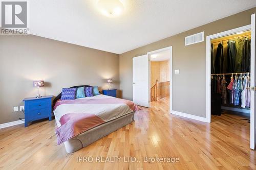 6829 Golden Hills Way, Mississauga, ON - Indoor Photo Showing Bedroom
