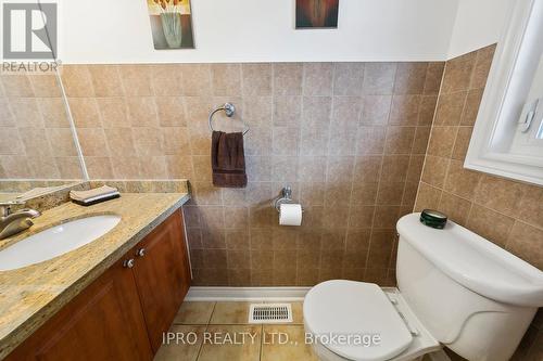 6829 Golden Hills Way, Mississauga, ON - Indoor Photo Showing Bathroom