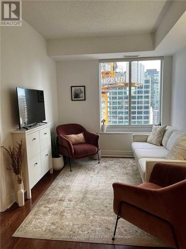 1804 - 35 Balmuto Street, Toronto, ON - Indoor Photo Showing Living Room