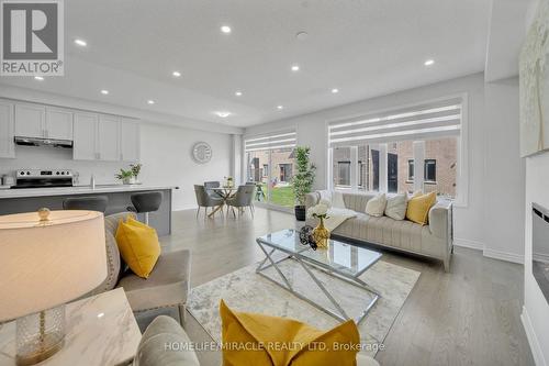 11 Pattulo Drive, Caledon, ON - Indoor Photo Showing Living Room