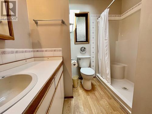 8965 Swanshore Road, Swansea Point, BC - Indoor Photo Showing Bathroom