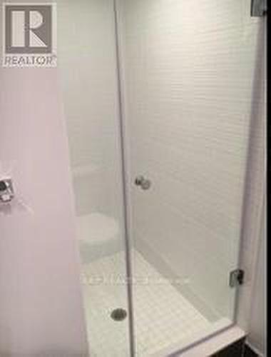 1135 - 525 Adelaide Street W, Toronto, ON - Indoor Photo Showing Bathroom