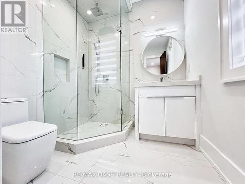 10 Sultana Avenue, Toronto, ON - Indoor Photo Showing Bathroom