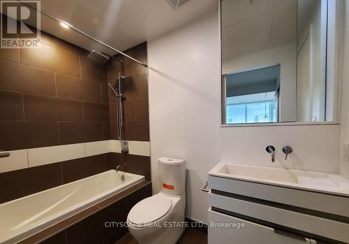 2211 - 197 Yonge Street, Toronto, ON - Indoor Photo Showing Bathroom