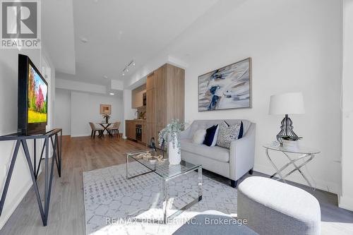 615 - 840 St Clair Avenue W, Toronto, ON - Indoor Photo Showing Living Room