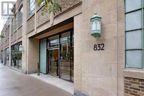 3310 - 832 Bay Street, Toronto, ON - Outdoor With Exterior
