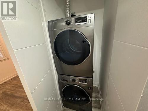 4 - 209 Jarvis Street, Toronto, ON - Indoor Photo Showing Laundry Room