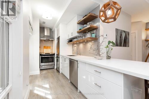G01 - 21 Shaftesbury Avenue, Toronto, ON - Indoor Photo Showing Kitchen