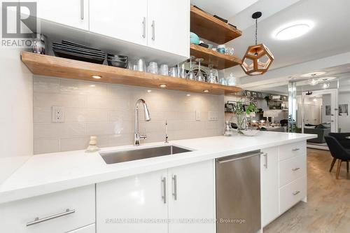 G01 - 21 Shaftesbury Avenue, Toronto, ON - Indoor Photo Showing Kitchen With Upgraded Kitchen