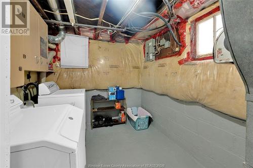 740 Moy, Windsor, ON - Indoor Photo Showing Laundry Room