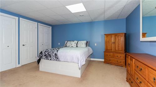 79 Kingfisher Crescent, Tiny, ON - Indoor Photo Showing Bedroom