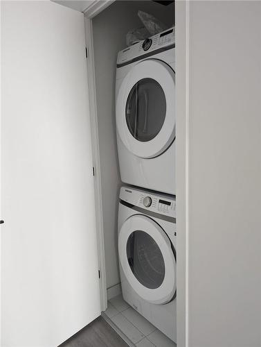 36 Zorra Street|Unit #1509, Etobicoke, ON - Indoor Photo Showing Laundry Room