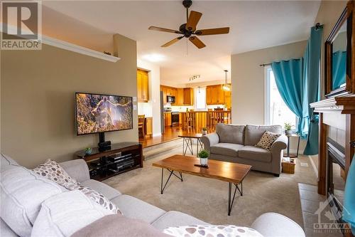 141 West Ridge Drive, Stittsville, ON - Indoor Photo Showing Living Room