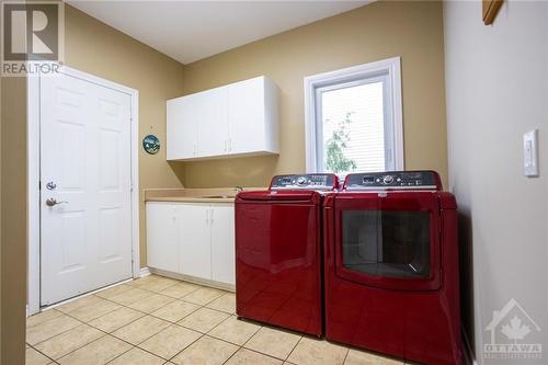 141 West Ridge Drive, Stittsville, ON - Indoor Photo Showing Laundry Room