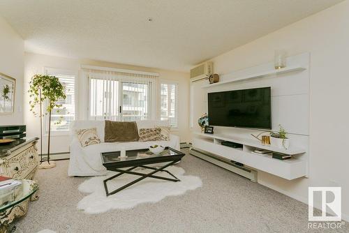 9730 174 St Nw, Edmonton, AB - Indoor Photo Showing Living Room