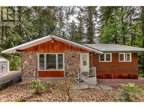 2710 Tranquil Place, Blind Bay, BC - Outdoor