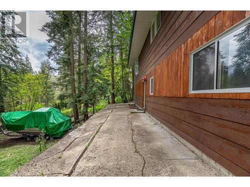 2710 Tranquil Place, Blind Bay, BC - Outdoor With Exterior