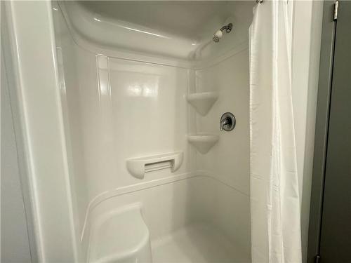 77 Leland Street|Unit #211, Hamilton, ON - Indoor Photo Showing Bathroom