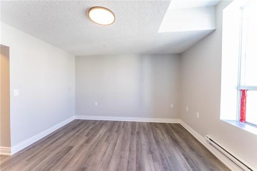 69 East Main Street|Unit #204, Welland, ON - Indoor Photo Showing Other Room