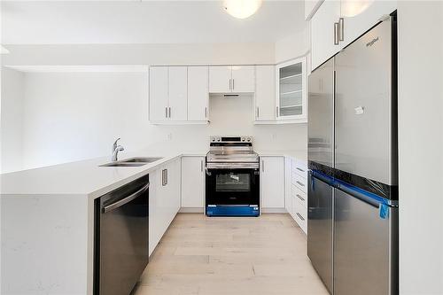 305 Garner Road W|Unit #99, Ancaster, ON - Indoor Photo Showing Kitchen With Double Sink