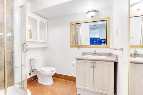 336 East Avenue N|Unit #Lower, Hamilton, ON - Indoor Photo Showing Bathroom