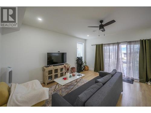 1074 Elk Street, Penticton, BC - Indoor Photo Showing Living Room