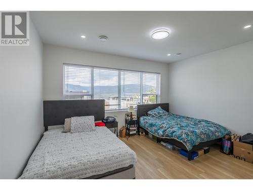 1074 Elk Street, Penticton, BC - Indoor Photo Showing Bedroom