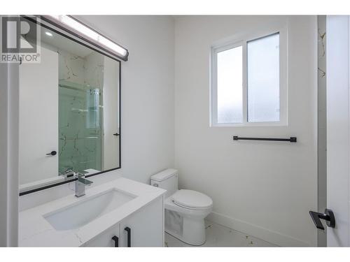 1074 Elk Street, Penticton, BC - Indoor Photo Showing Bathroom
