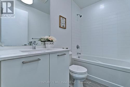 308 - 455 Charlton Avenue E, Hamilton, ON - Indoor Photo Showing Bathroom