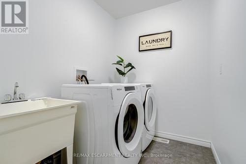 95 Woodedge Circle, Kitchener, ON - Indoor Photo Showing Laundry Room