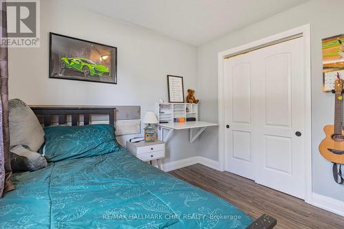 104 Bass Line, Oro-Medonte, ON - Indoor Photo Showing Bedroom