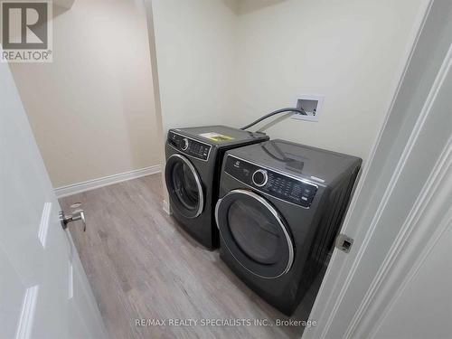 Bsmt - 407 Queen Mary Drive, Brampton, ON - Indoor Photo Showing Laundry Room