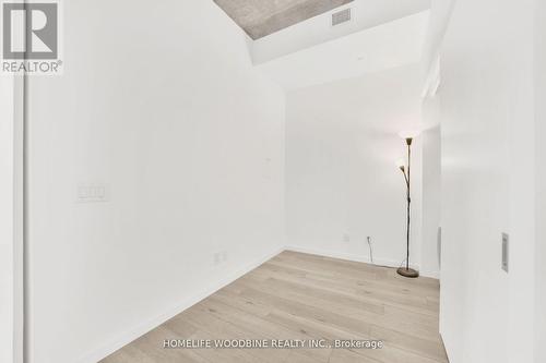 210 - 7 Smith Crescent, Toronto, ON - Indoor Photo Showing Other Room