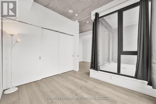 210 - 7 Smith Crescent, Toronto, ON - Indoor Photo Showing Other Room