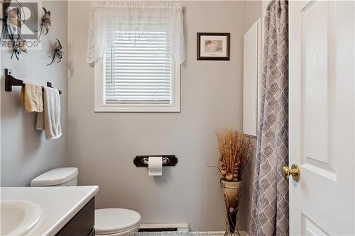 959 Elmwood Dr, Moncton, NB - Indoor Photo Showing Bathroom