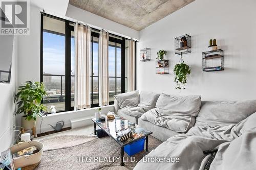 810 - 2720 Dundas Street W, Toronto, ON - Indoor Photo Showing Living Room